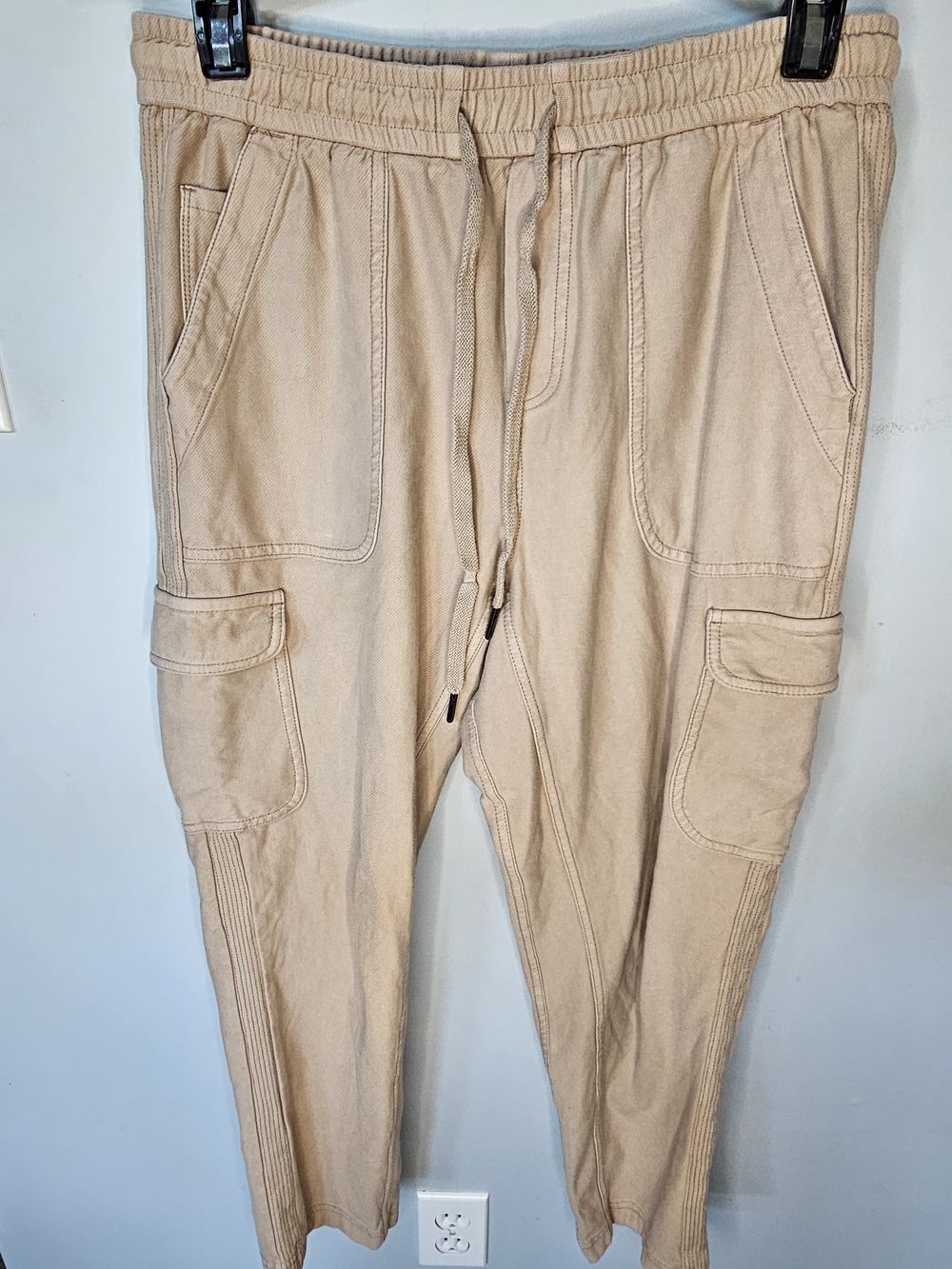 Athleta Farallon Cargo Crop Pants Size 2 Silt Taupe Drawstring Jogger Pockets